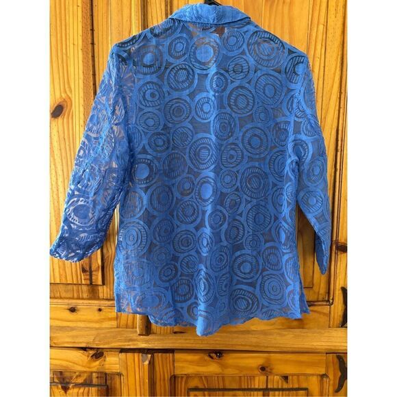 ***** 5 for $25 C.L.O.T.H.E.S Sheer Circle Print Top - Picture 3 of 5